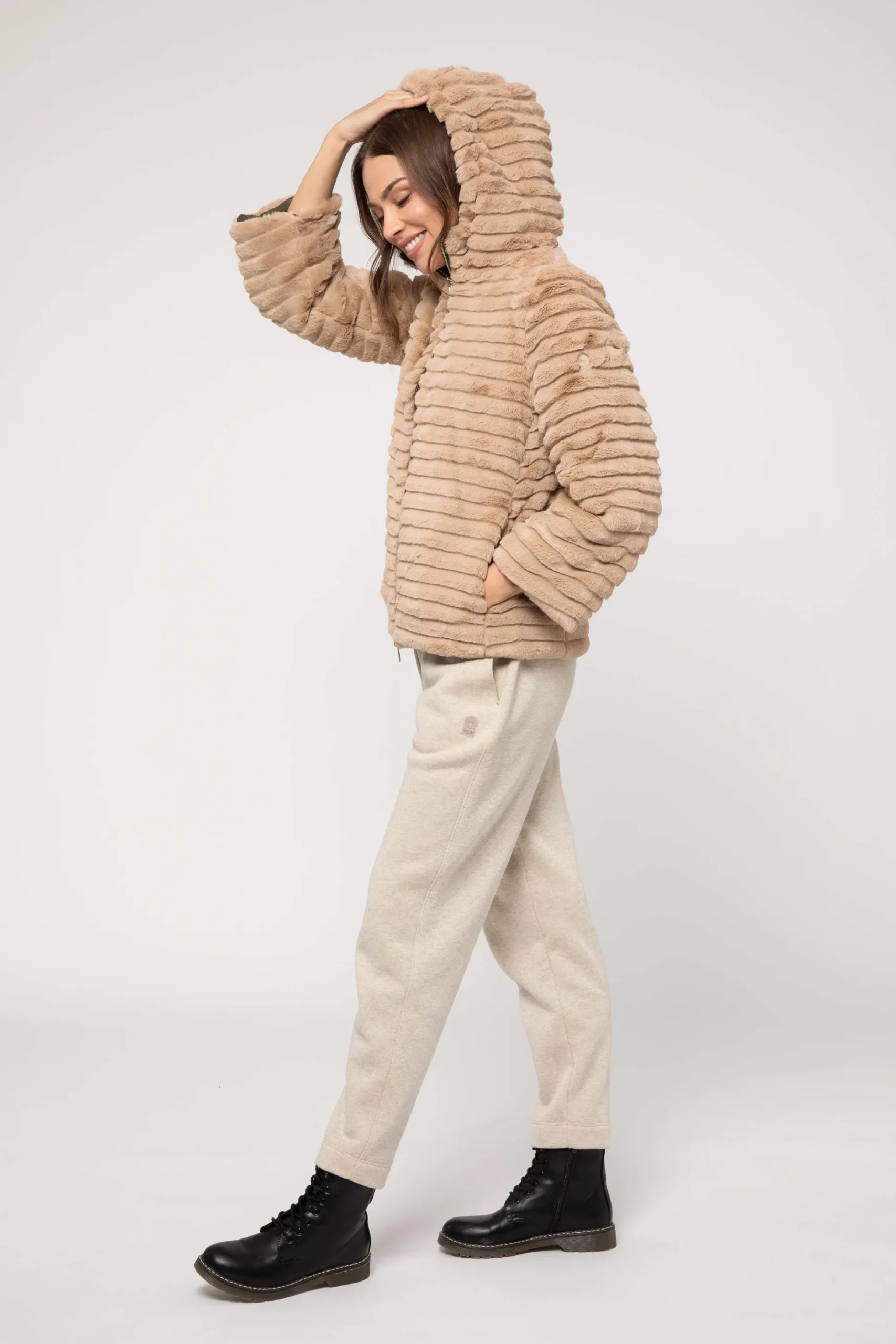 Giacca Beige Corta Reversibile Ad "A"
